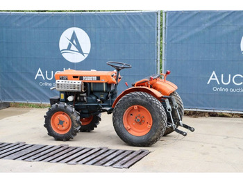 Трактор Kubota B7000 4WD: снимка 3