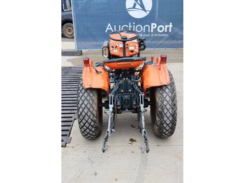 Трактор Kubota B7000 4WD: снимка 5