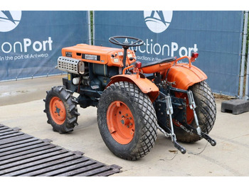 Трактор Kubota B7000 4WD: снимка 4