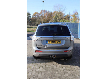 Джип Mitsubishi Outlander PHEV: снимка 5 Джип Mitsubishi Outlander PHEV: снимка 5