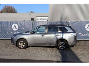 Джип Mitsubishi Outlander PHEV: снимка 3 Джип Mitsubishi Outlander PHEV: снимка 3