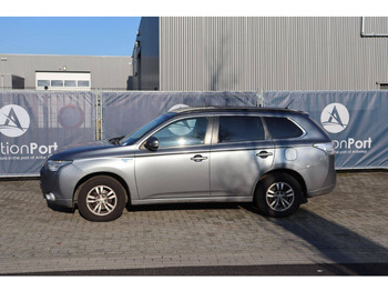 Джип Mitsubishi Outlander PHEV: снимка 2 Джип Mitsubishi Outlander PHEV: снимка 2