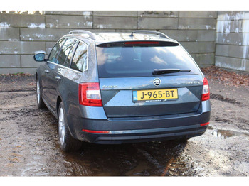Лек автомобил Škoda Octavia: снимка 4
