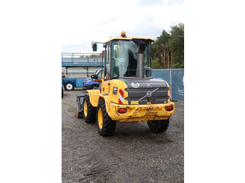 Колесен товарач Volvo L30G: снимка 4