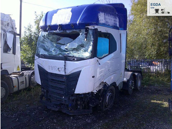 Влекач IVECO S-WAY