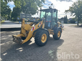 Колесен товарач CATERPILLAR 908H