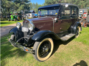 Лек автомобил FORD