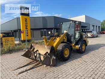 Колесен товарач CATERPILLAR 906M