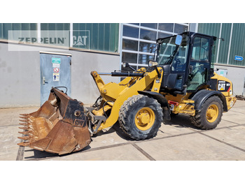Колесен товарач CATERPILLAR