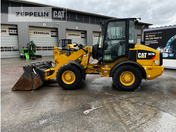 Колесен товарач CATERPILLAR