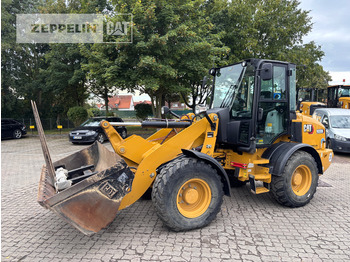 Колесен товарач CATERPILLAR 908M