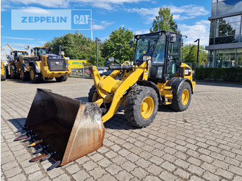 Колесен товарач CATERPILLAR 908M