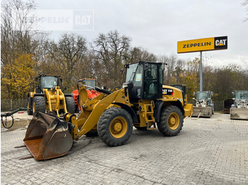 Колесен товарач CATERPILLAR