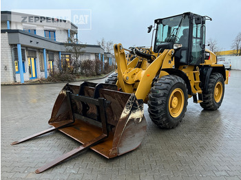 Колесен товарач CATERPILLAR