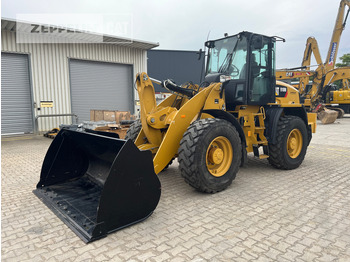Колесен товарач CATERPILLAR