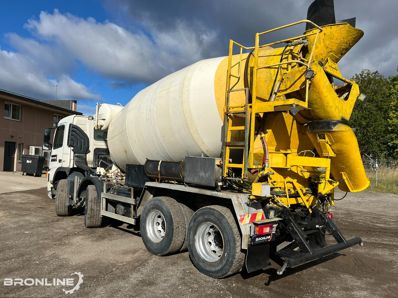 2004 Volvo FM12 420 8x4 Intermix 10m³ - Бетоновоз: снимка 4 2004 Volvo FM12 420 8x4 Intermix 10m³ - Бетоновоз: снимка 4