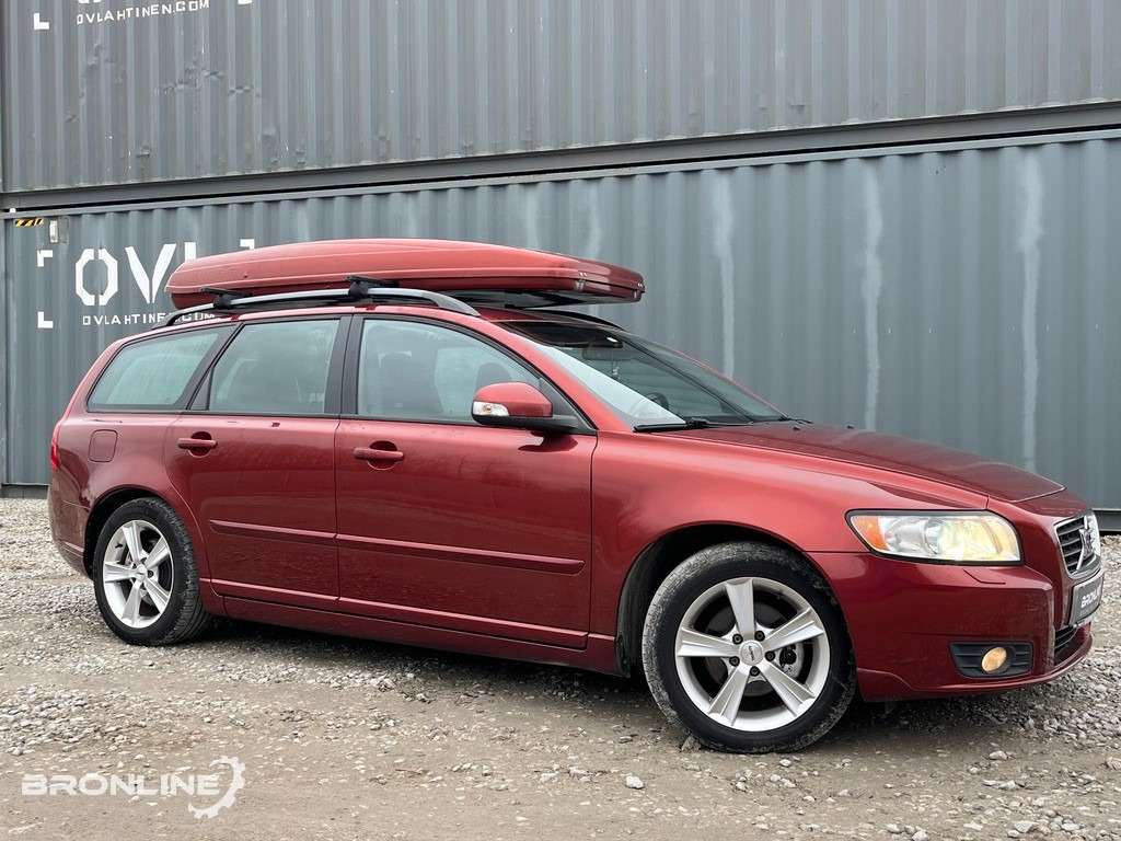 2010 Volvo V50 Facelift 1.6 80kW - Лек автомобил: снимка 2 2010 Volvo V50 Facelift 1.6 80kW - Лек автомобил: снимка 2
