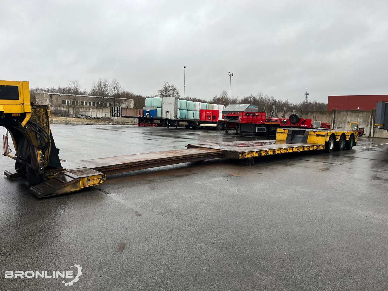 Faymonville STBZ-3VA Low-Bed 3-axle Trailer - Нискорамна площадка полуремарке: снимка 2 Faymonville STBZ-3VA Low-Bed 3-axle Trailer - Нискорамна площадка полуремарке: снимка 2