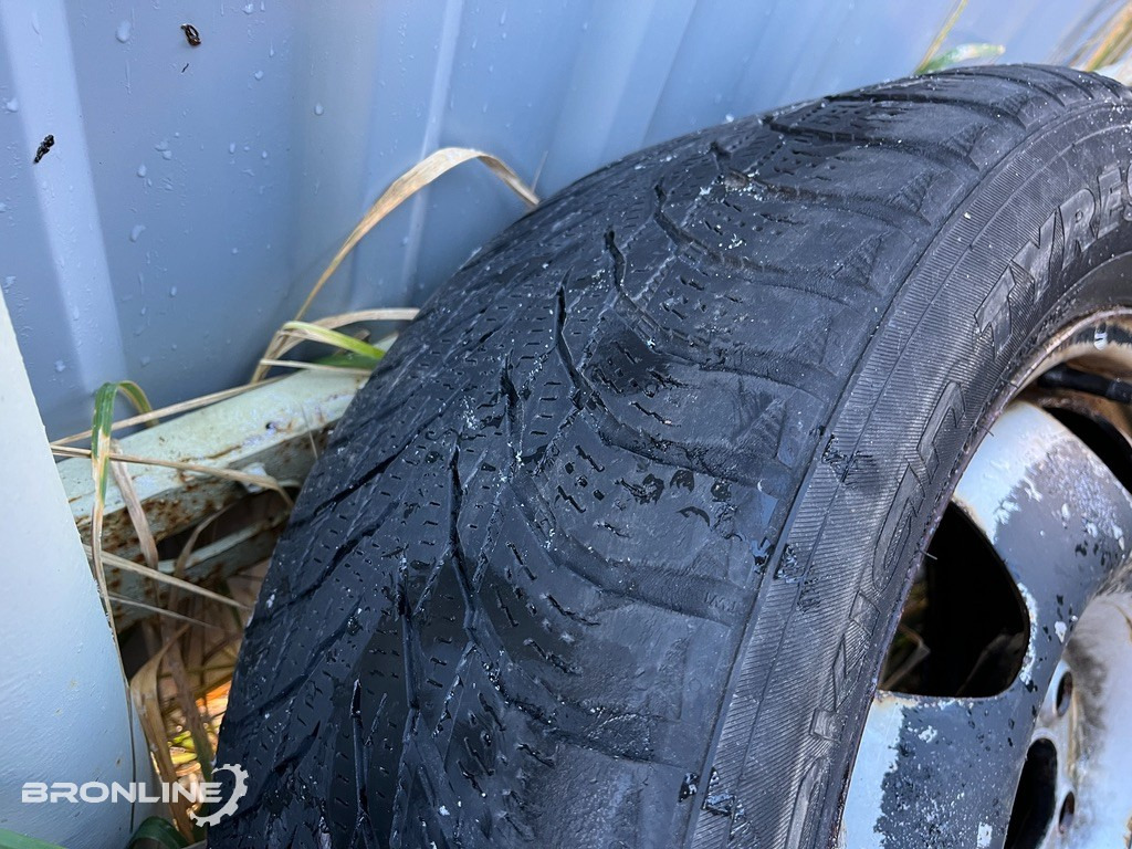 Veljekomplekt rehvidega M+S 235/55/R17 - Комплект колела за Лекотоварен автомобил: снимка 4 Veljekomplekt rehvidega M+S 235/55/R17 - Комплект колела за Лекотоварен автомобил: снимка 4