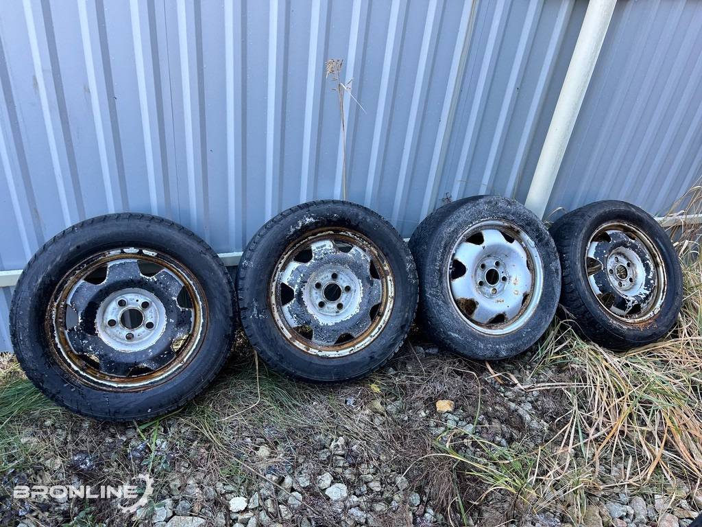 Veljekomplekt rehvidega M+S 235/55/R17 - Комплект колела за Лекотоварен автомобил: снимка 1 Veljekomplekt rehvidega M+S 235/55/R17 - Комплект колела за Лекотоварен автомобил: снимка 1