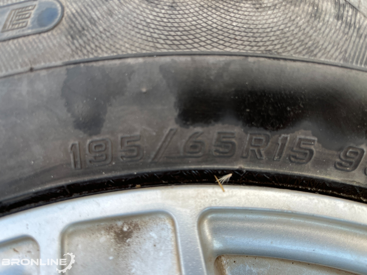 Veljekomplekt suverehvidega 195/65/R15 - Комплект колела за Лекотоварен автомобил: снимка 4 Veljekomplekt suverehvidega 195/65/R15 - Комплект колела за Лекотоварен автомобил: снимка 4