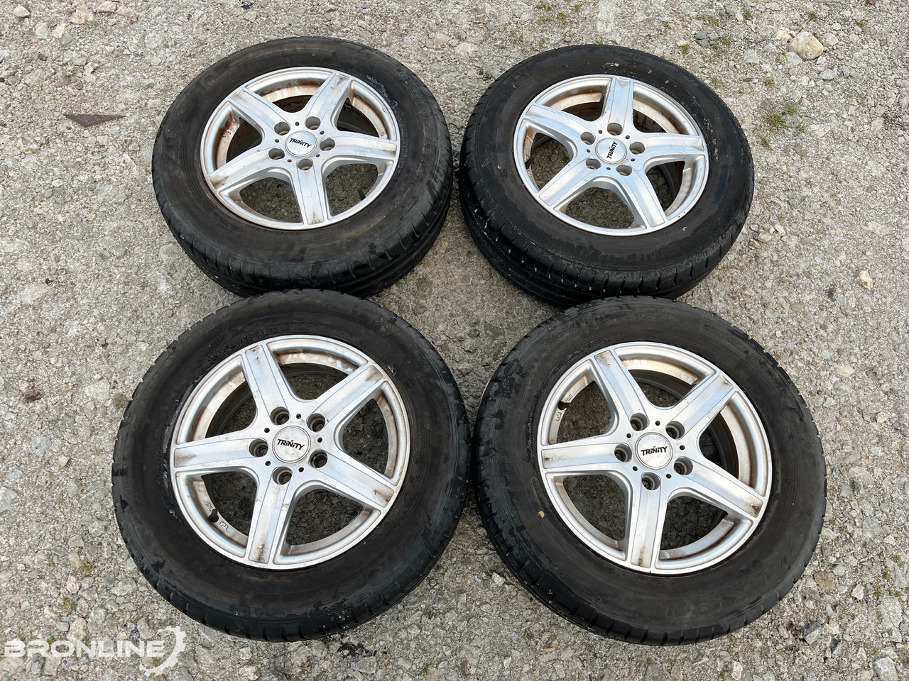 Veljekomplekt suverehvidega 195/65/R15 - Комплект колела за Лекотоварен автомобил: снимка 1 Veljekomplekt suverehvidega 195/65/R15 - Комплект колела за Лекотоварен автомобил: снимка 1