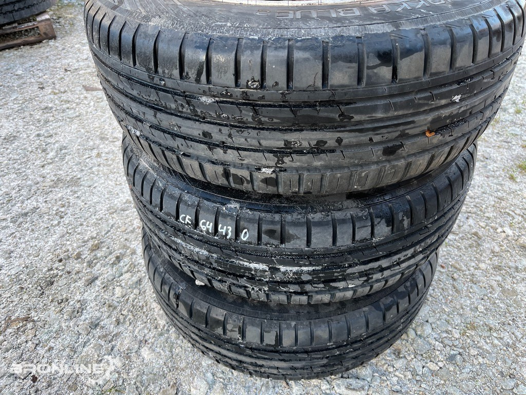 Veljekomplekt suverehvidega 195/65/R15 - Комплект колела за Лекотоварен автомобил: снимка 4 Veljekomplekt suverehvidega 195/65/R15 - Комплект колела за Лекотоварен автомобил: снимка 4