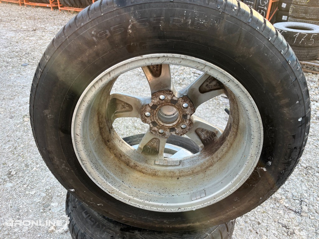 Veljekomplekt suverehvidega 195/65/R15 - Комплект колела за Лекотоварен автомобил: снимка 3 Veljekomplekt suverehvidega 195/65/R15 - Комплект колела за Лекотоварен автомобил: снимка 3