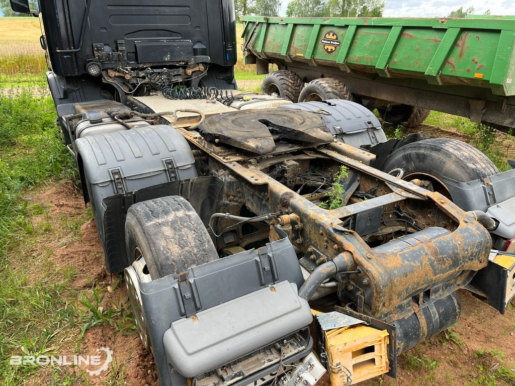 2001 SCANIA R124 6x2 Mootoririkkega/Faulty engine - Влекач: снимка 4 2001 SCANIA R124 6x2 Mootoririkkega/Faulty engine - Влекач: снимка 4