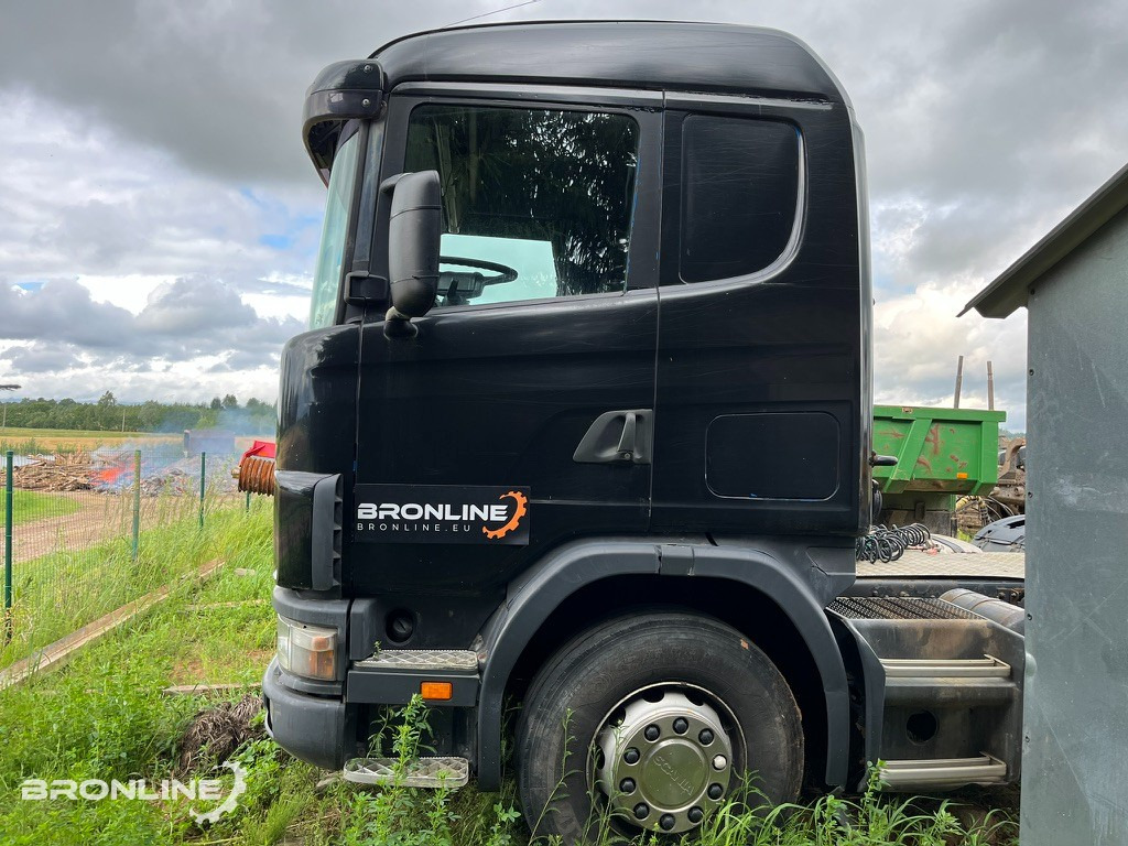 2001 SCANIA R124 6x2 Mootoririkkega/Faulty engine - Влекач: снимка 3 2001 SCANIA R124 6x2 Mootoririkkega/Faulty engine - Влекач: снимка 3