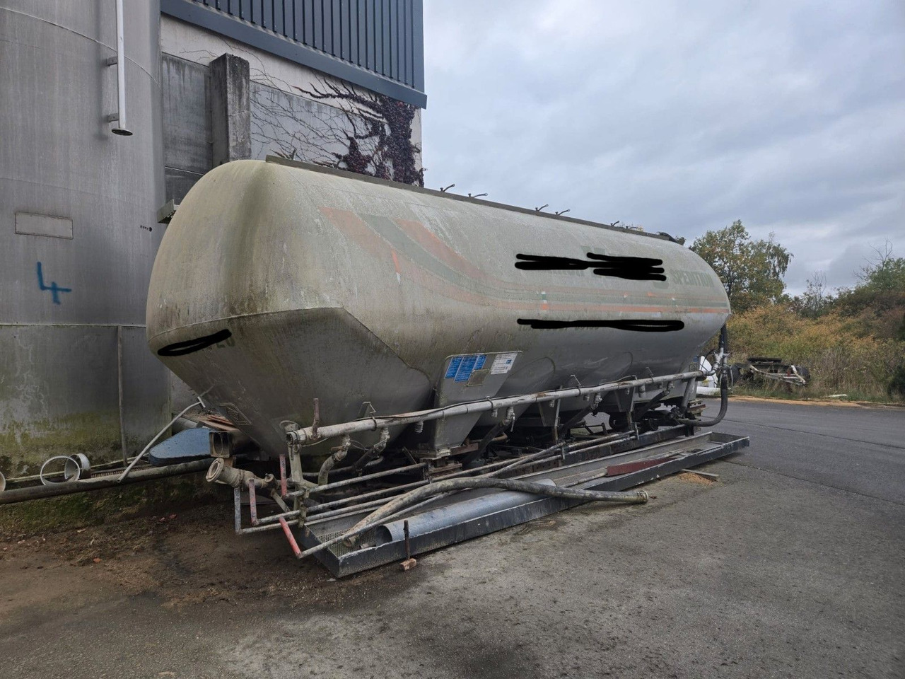 Feldbinder Silo Waage 31.000 Ltr - Цистерна за насипни товари: снимка 1 Feldbinder Silo Waage 31.000 Ltr - Цистерна за насипни товари: снимка 1