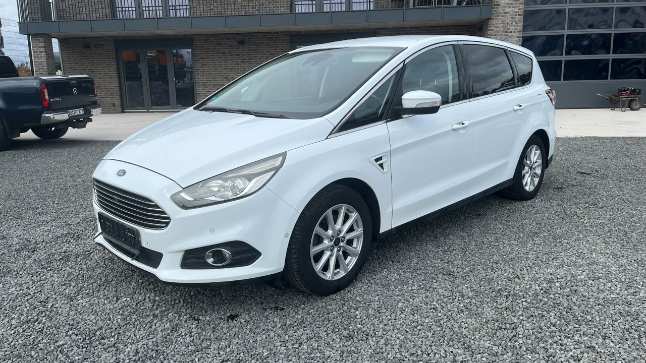 Ford S-Max S-MAX Titanium 2.0 TDCI - Комби: снимка 2 Ford S-Max S-MAX Titanium 2.0 TDCI - Комби: снимка 2