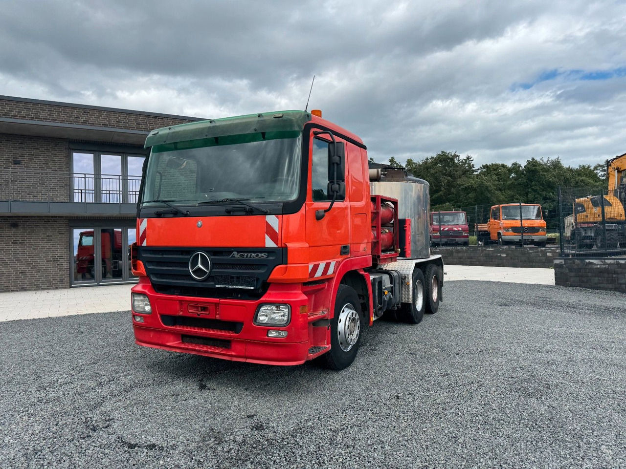 Mercedes-Benz Actros 2641 LS 6x4 Asphaltkocher 6x4 - Камион: снимка 3 Mercedes-Benz Actros 2641 LS 6x4 Asphaltkocher 6x4 - Камион: снимка 3