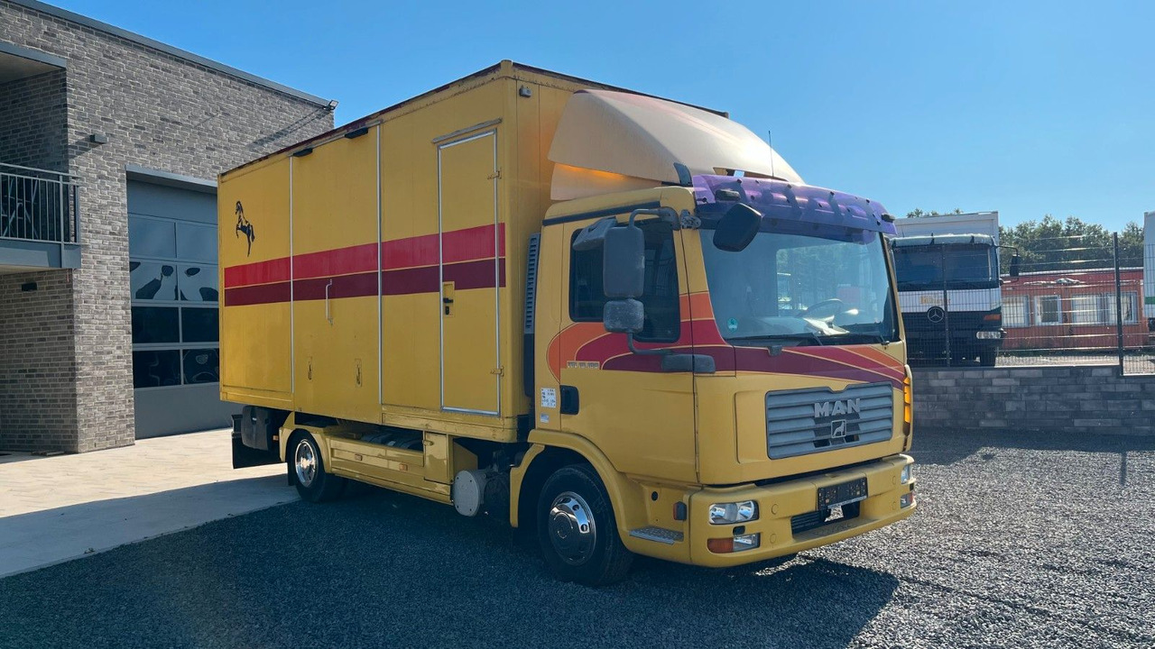MAN TGL 10.180 Euro 4 Pferdetransporter Horse MAN TGL 10.180 Euro 4 Pferdetransporter Horse - Камион за коне: снимка 2 MAN TGL 10.180 Euro 4 Pferdetransporter Horse MAN TGL 10.180 Euro 4 Pferdetransporter Horse - Камион за коне: снимка 2