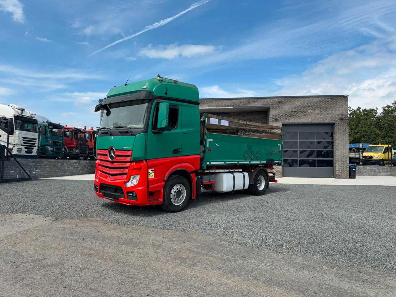 Mercedes-Benz Actros 1842 Kipper Dreiseitenkipper - Самосвал камион: снимка 2 Mercedes-Benz Actros 1842 Kipper Dreiseitenkipper - Самосвал камион: снимка 2