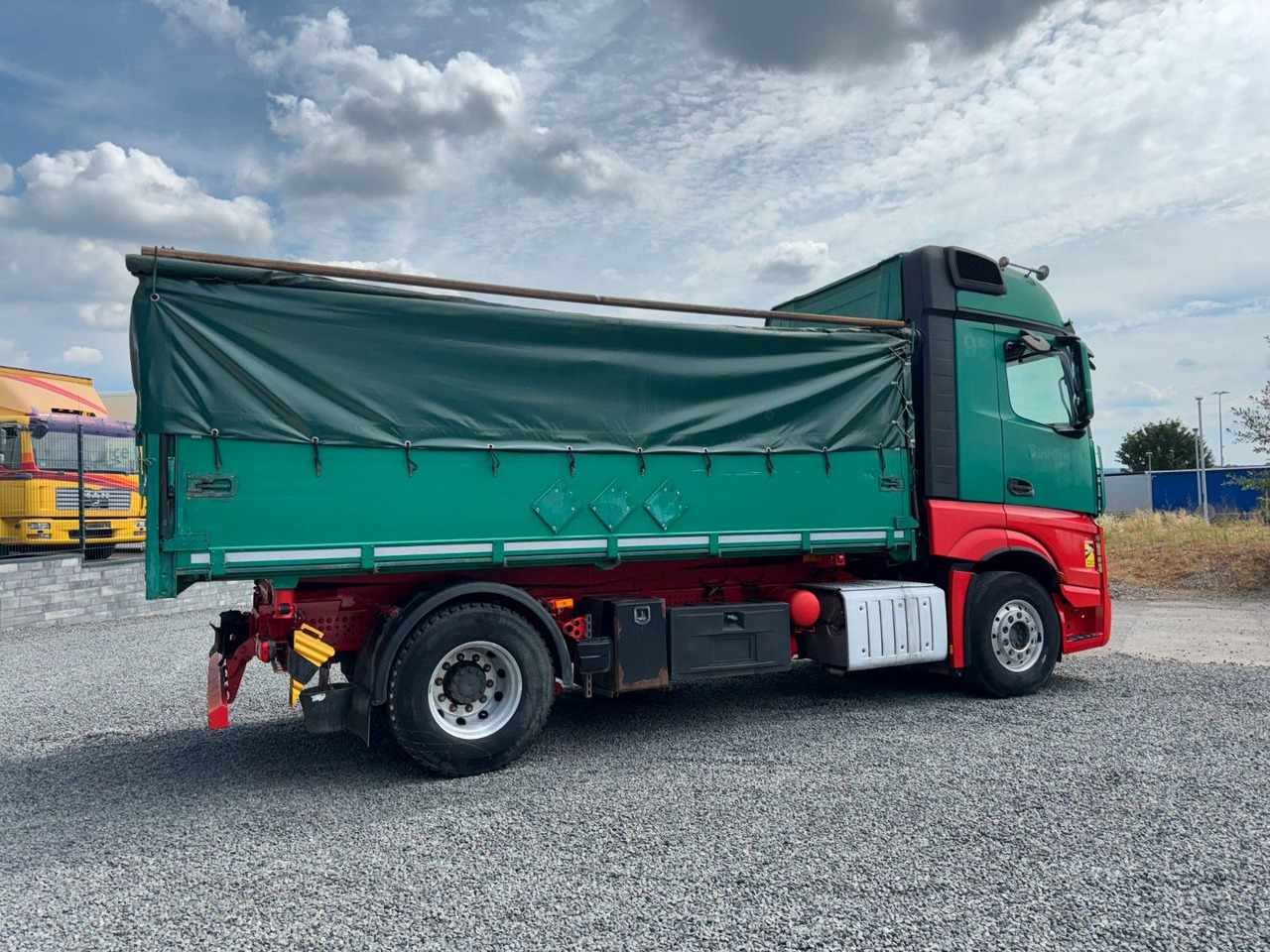 Лизинг на  Mercedes-Benz Actros 1842 Kipper Dreiseitenkipper Mercedes-Benz Actros 1842 Kipper Dreiseitenkipper: снимка 8