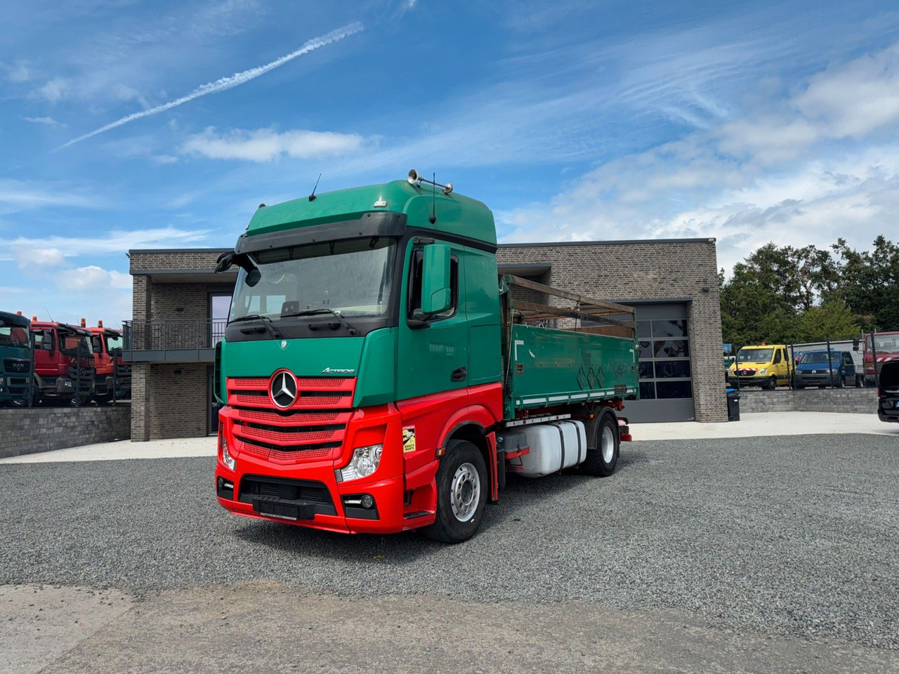 Mercedes-Benz Actros 1842 Kipper Dreiseitenkipper - Самосвал камион: снимка 1 Mercedes-Benz Actros 1842 Kipper Dreiseitenkipper - Самосвал камион: снимка 1