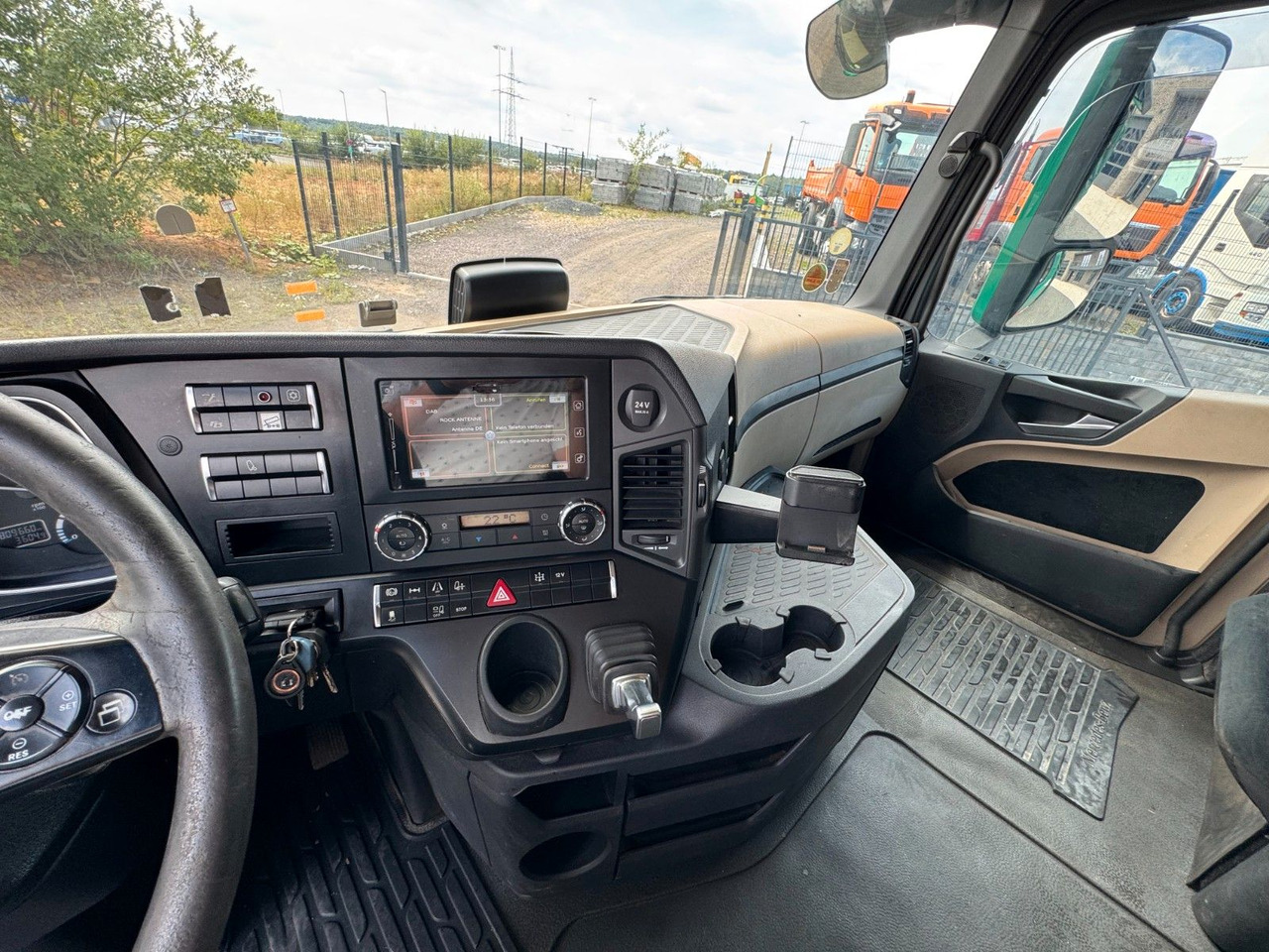 Лизинг на  Mercedes-Benz Actros 1842 Kipper Dreiseitenkipper Mercedes-Benz Actros 1842 Kipper Dreiseitenkipper: снимка 13