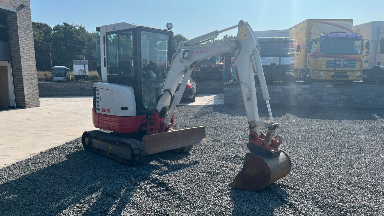 Takeuchi TB23R Minibagger 2670 Kg Takeuchi TB23R Minibagger 2670 Kg - Мини багер: снимка 3 Takeuchi TB23R Minibagger 2670 Kg Takeuchi TB23R Minibagger 2670 Kg - Мини багер: снимка 3