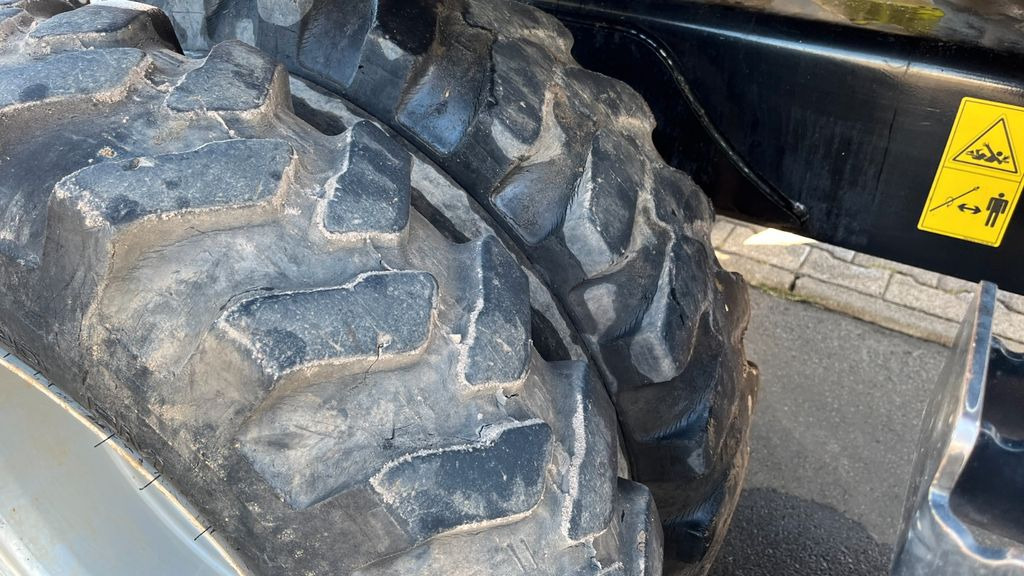 Колесен багер Terex TW85 Mobilbagger 8600 Kg Verstellausleger Terex TW85 Mobilbagger 8600 Kg Verstellausleger: снимка 8 Колесен багер Terex TW85 Mobilbagger 8600 Kg Verstellausleger Terex TW85 Mobilbagger 8600 Kg Verstellausleger: снимка 8