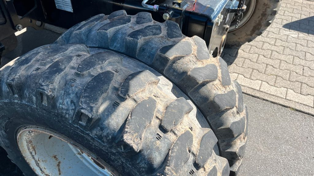 Колесен багер Terex TW85 Mobilbagger 8600 Kg Verstellausleger Terex TW85 Mobilbagger 8600 Kg Verstellausleger: снимка 7 Колесен багер Terex TW85 Mobilbagger 8600 Kg Verstellausleger Terex TW85 Mobilbagger 8600 Kg Verstellausleger: снимка 7