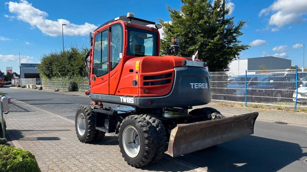 Terex TW85 Mobilbagger 8600 Kg Verstellausleger Terex TW85 Mobilbagger 8600 Kg Verstellausleger - Колесен багер: снимка 4 Terex TW85 Mobilbagger 8600 Kg Verstellausleger Terex TW85 Mobilbagger 8600 Kg Verstellausleger - Колесен багер: снимка 4