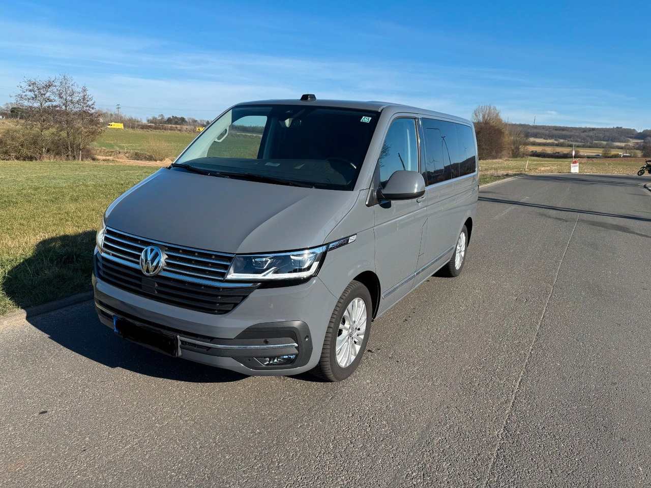 Volkswagen T6.1 Transporter Multivan Generation Six 4x4 - Пътнически бус: снимка 2 Volkswagen T6.1 Transporter Multivan Generation Six 4x4 - Пътнически бус: снимка 2