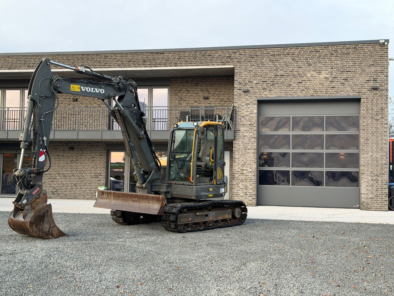 Volvo ECR 88 D Verstellauslger OQ Oilquick - Мини багер: снимка 1 Volvo ECR 88 D Verstellauslger OQ Oilquick - Мини багер: снимка 1