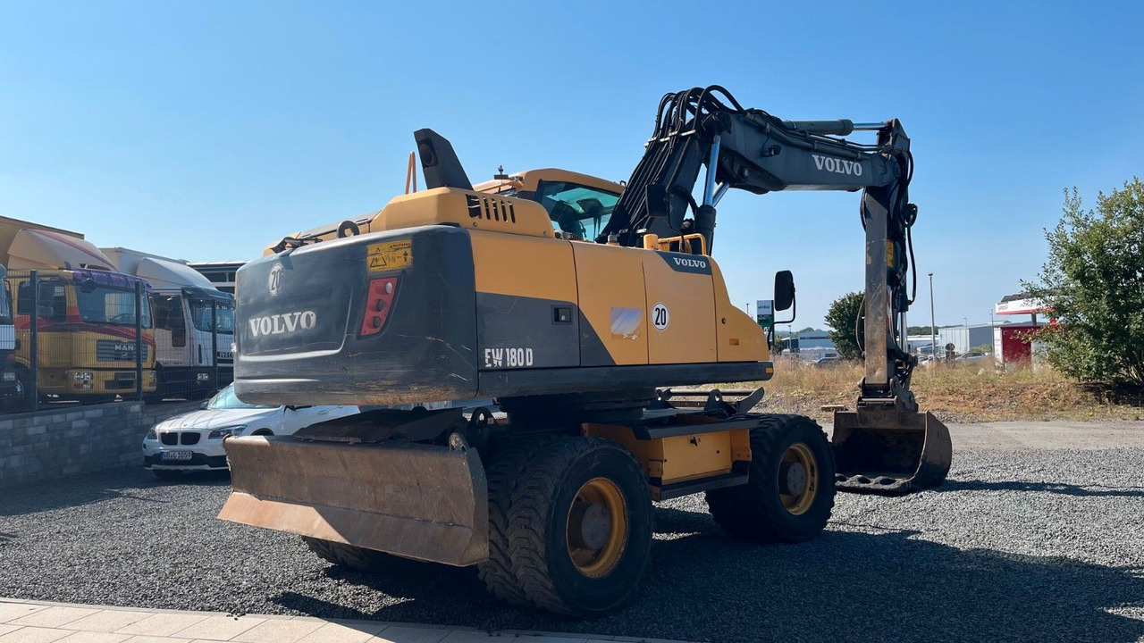 Volvo EW180D 20500 Kg Verstellausleger OilQuick - Колесен багер: снимка 3 Volvo EW180D 20500 Kg Verstellausleger OilQuick - Колесен багер: снимка 3