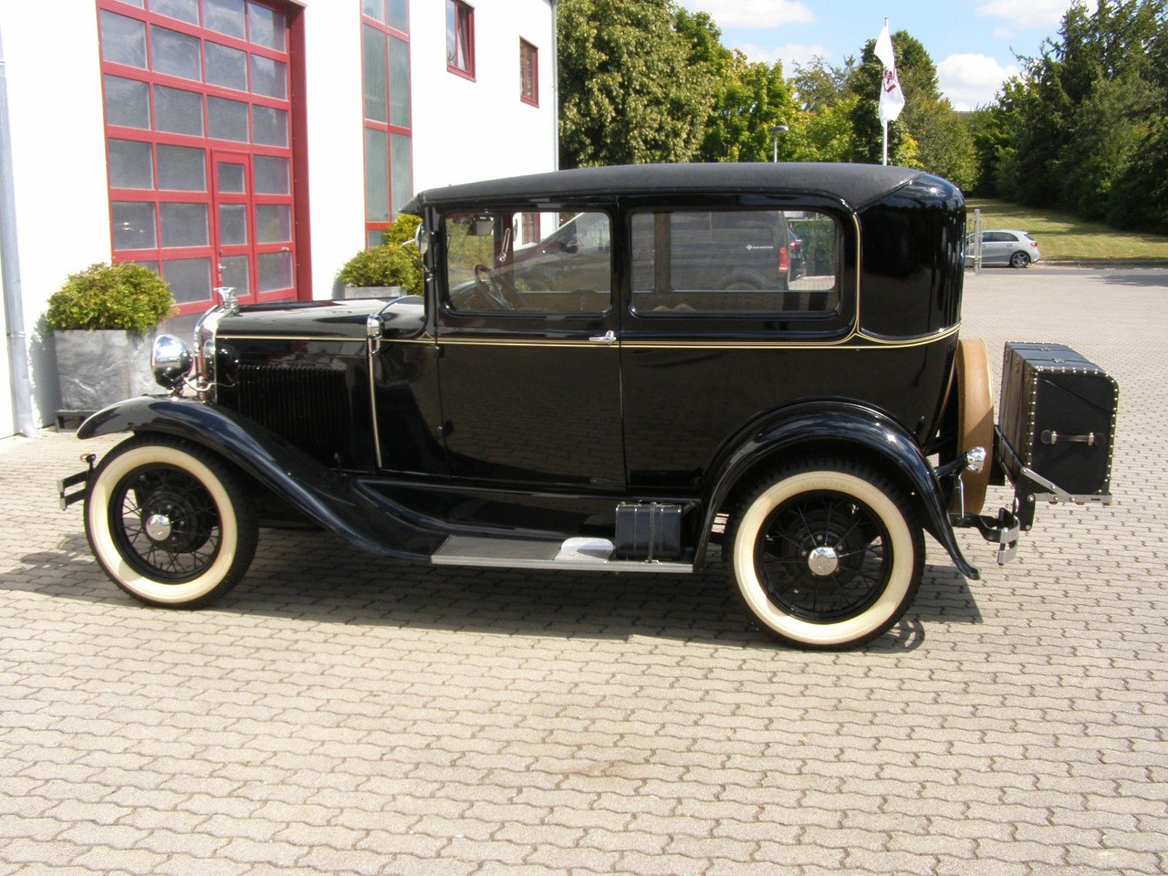 Ford MODELL A / TUDOR + H-Kennzeichen - Седан: снимка 3 Ford MODELL A / TUDOR + H-Kennzeichen - Седан: снимка 3