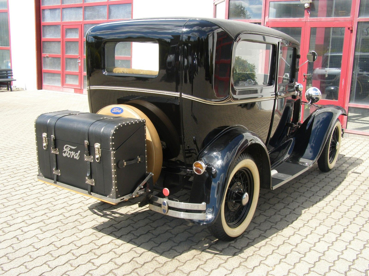 Ford MODELL A / TUDOR + H-Kennzeichen - Седан: снимка 2 Ford MODELL A / TUDOR + H-Kennzeichen - Седан: снимка 2