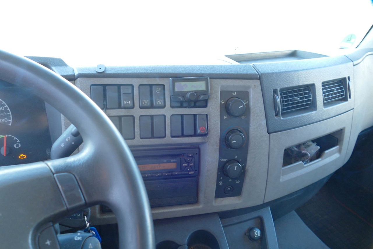 Volvo FL 240 PRITSCHE / PLANE + LBW + KLIMA + EURO 5 - Камион с брезент: снимка 5 Volvo FL 240 PRITSCHE / PLANE + LBW + KLIMA + EURO 5 - Камион с брезент: снимка 5