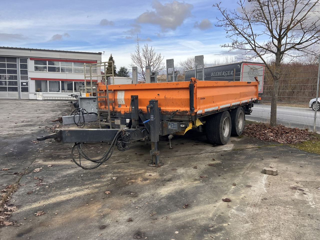 14 t Tandemkipper- Tieflader, Breitbereifung - Самосвал ремарке: снимка 2 14 t Tandemkipper- Tieflader, Breitbereifung - Самосвал ремарке: снимка 2