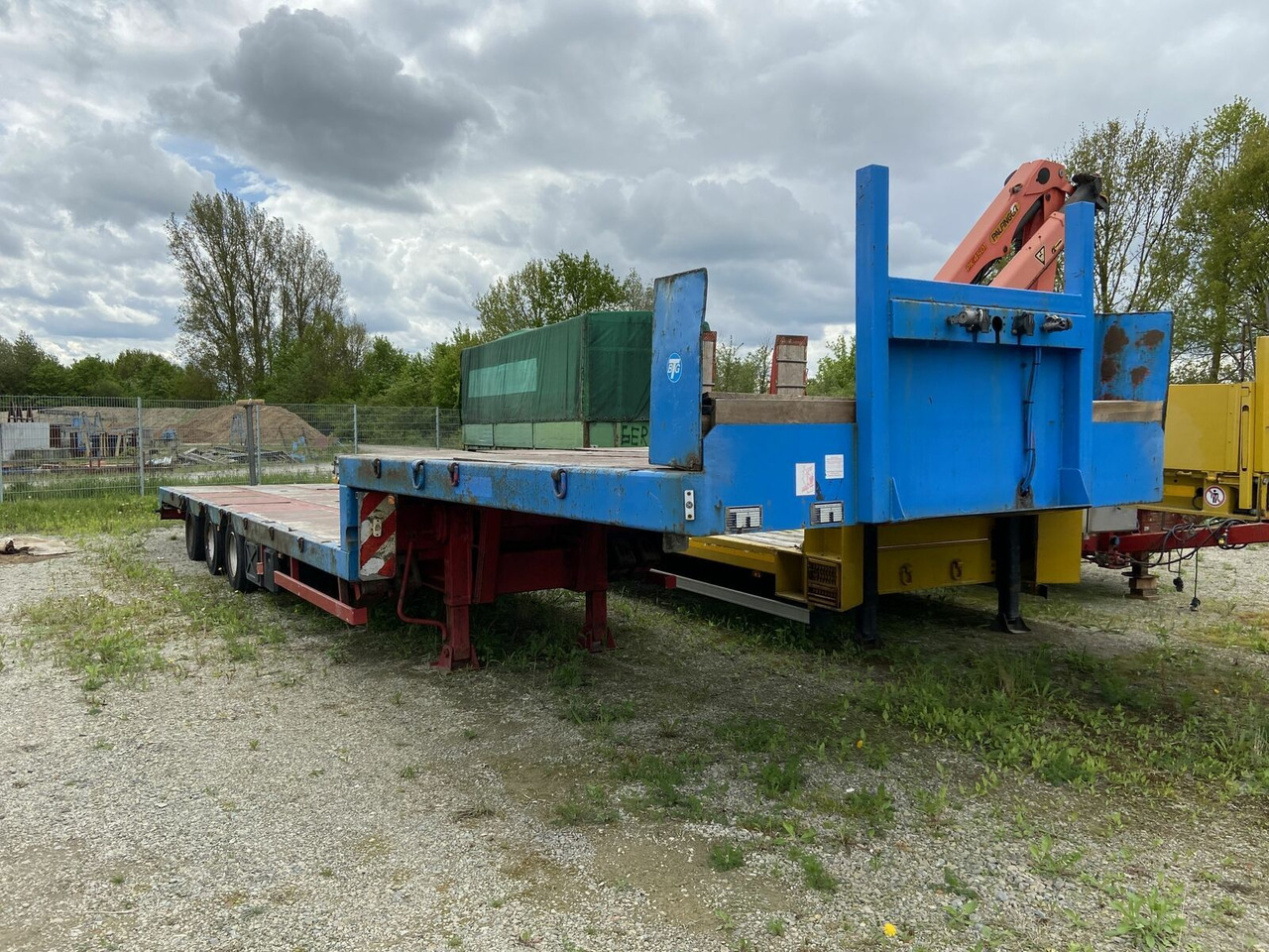 3 Achs Satteltieflader Platofür Fertigteile ode - Нискорамна площадка полуремарке: снимка 1 3 Achs Satteltieflader Platofür Fertigteile ode - Нискорамна площадка полуремарке: снимка 1
